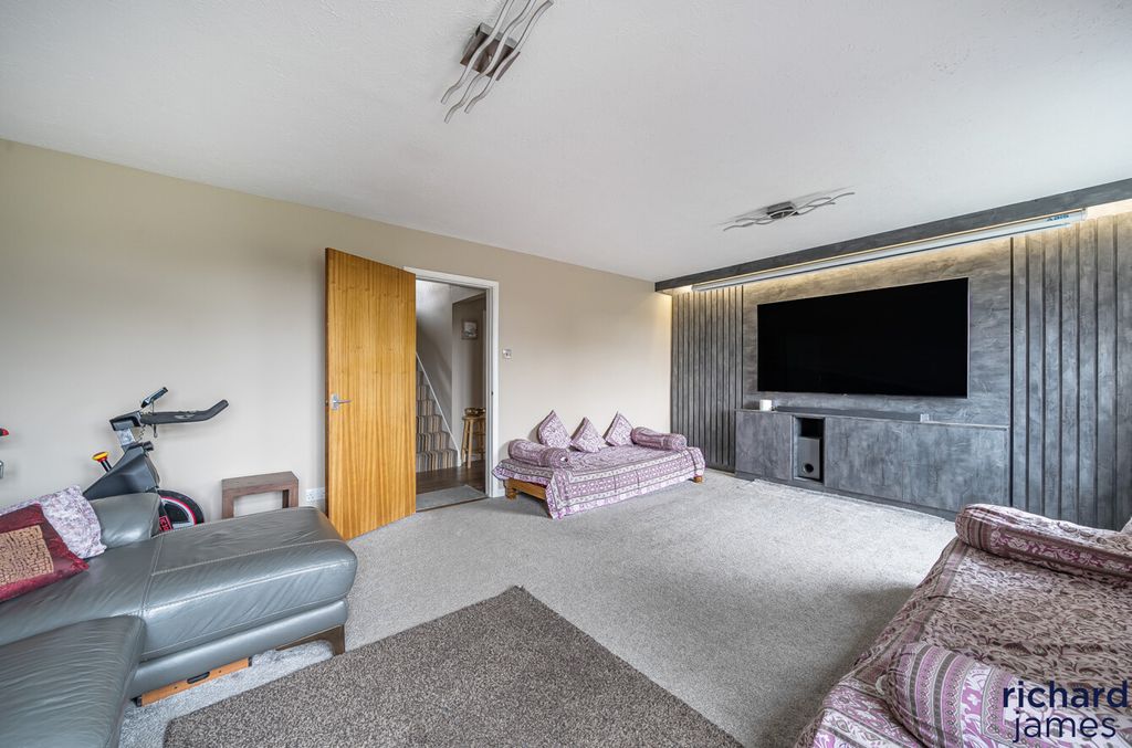 Property photo 3 of 16 5B7E77866c654232Ab8E79A1Cf67937c