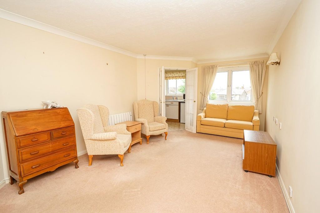 Property photo 2 of 13