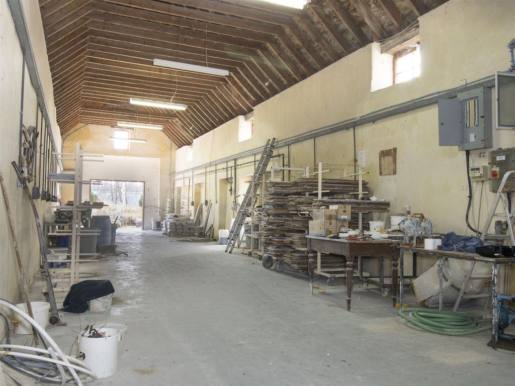 Property photo 3 of 19 Photo 2