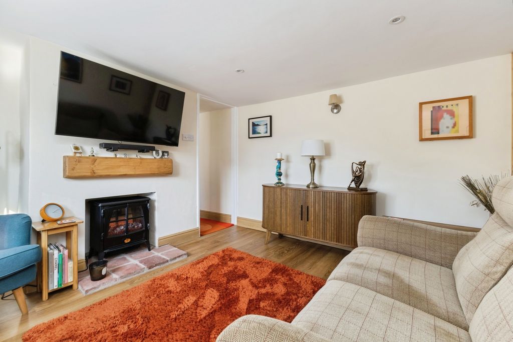 Property photo 3 of 17 Photo