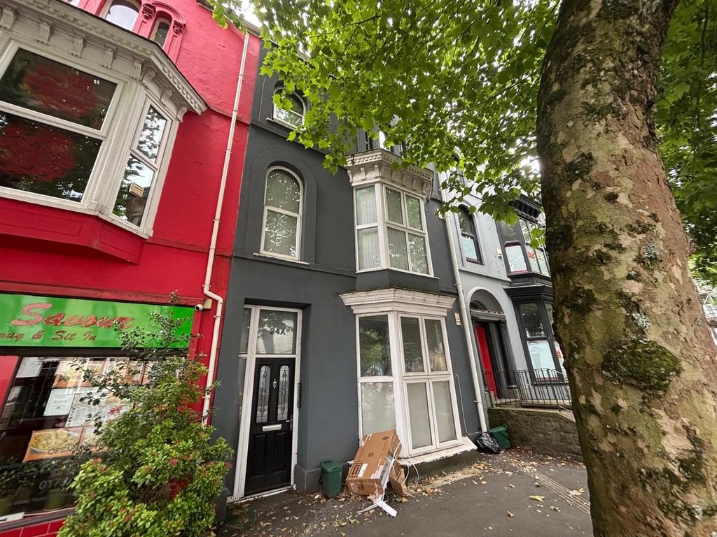 Property photo 2 of 6