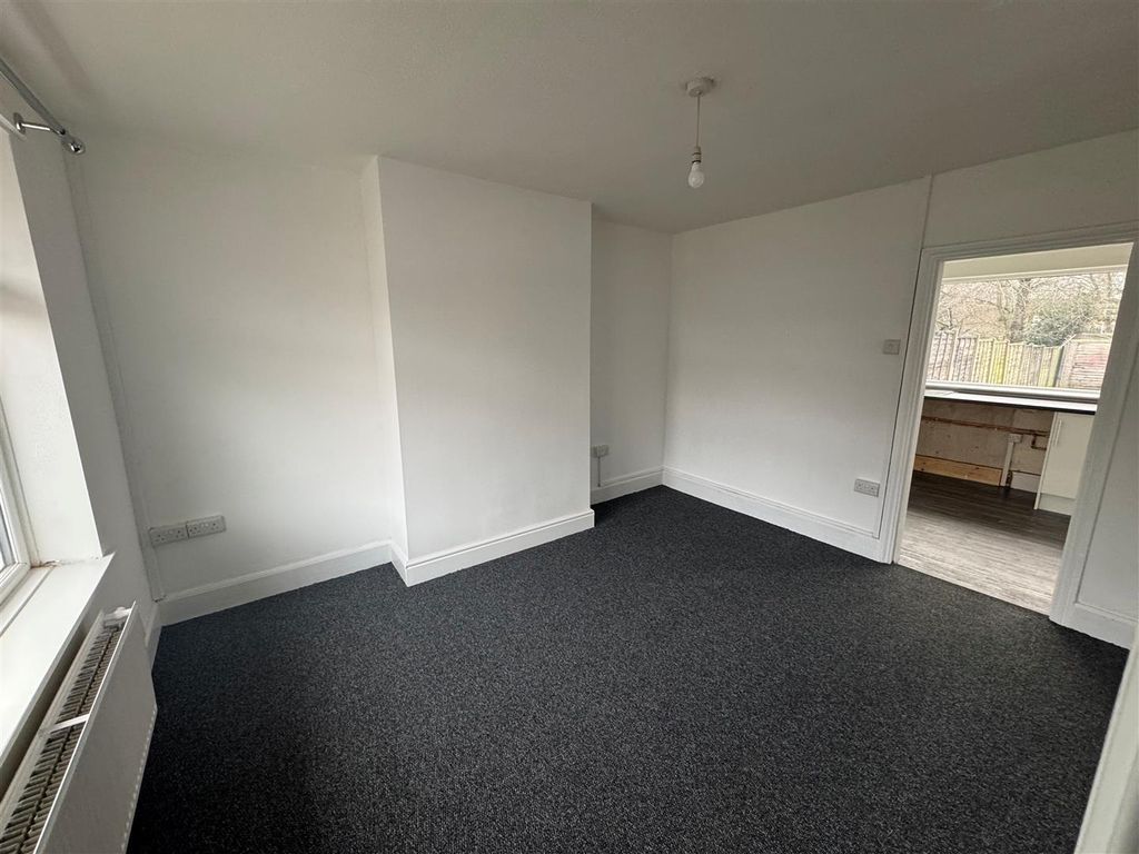 Property photo 3 of 11 Lounge 1.2.Jpg