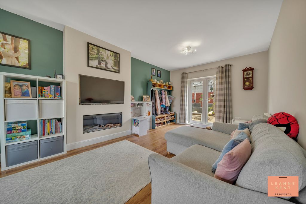 Property photo 2 of 42