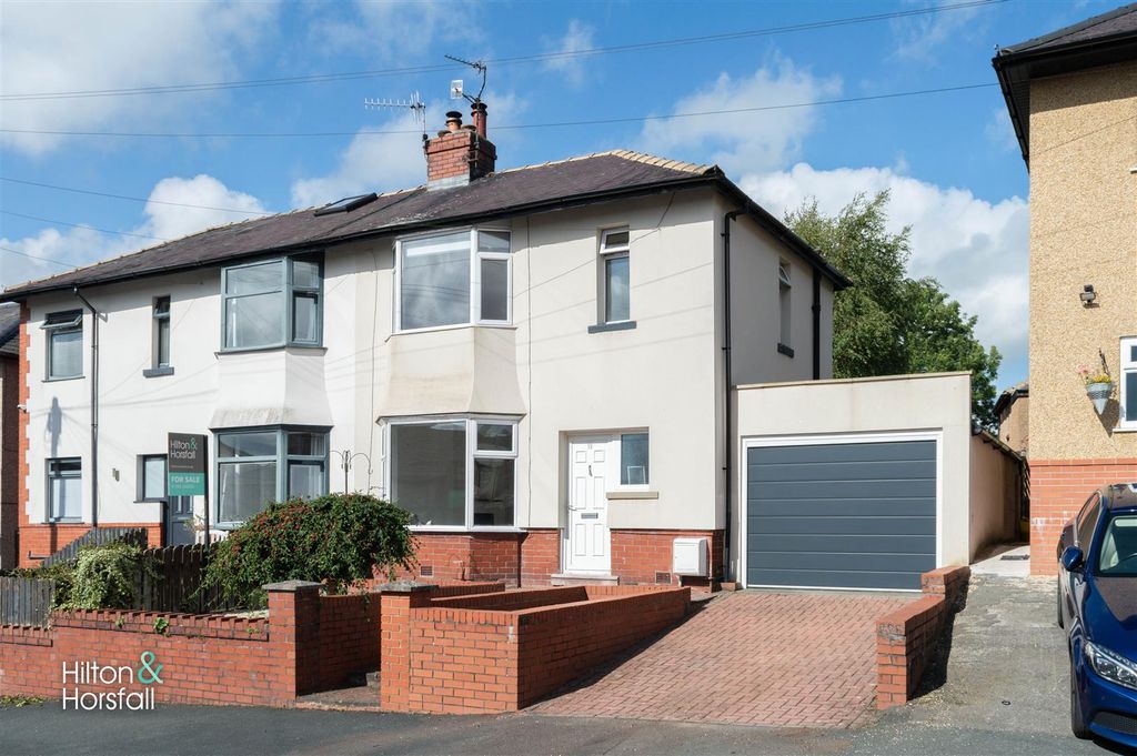 Property photo 1 of 13 Burwains Avenue