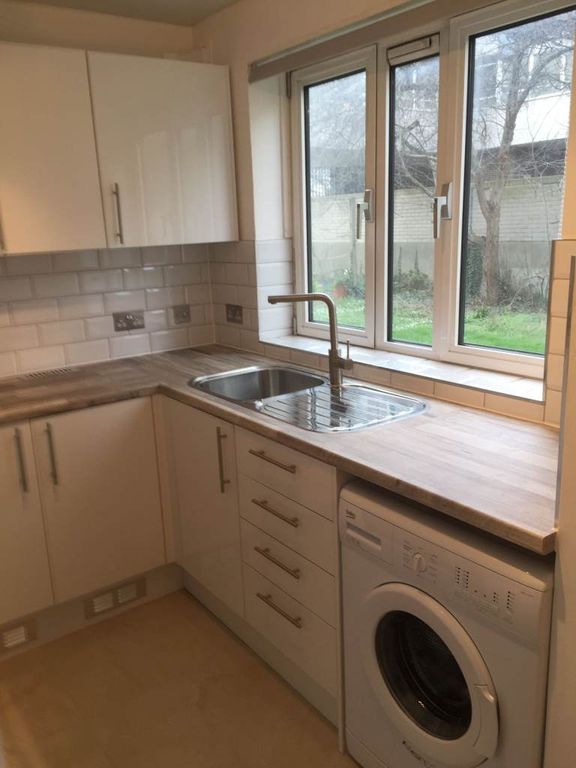 Property photo 1 of 9 Modern 1-Bedroom Ground Floor Apartment | Furnished | Private Parking | Close To Gants Hill Station
