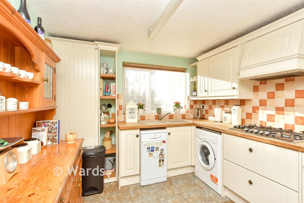 Property photo 3 of 13 Kitchen