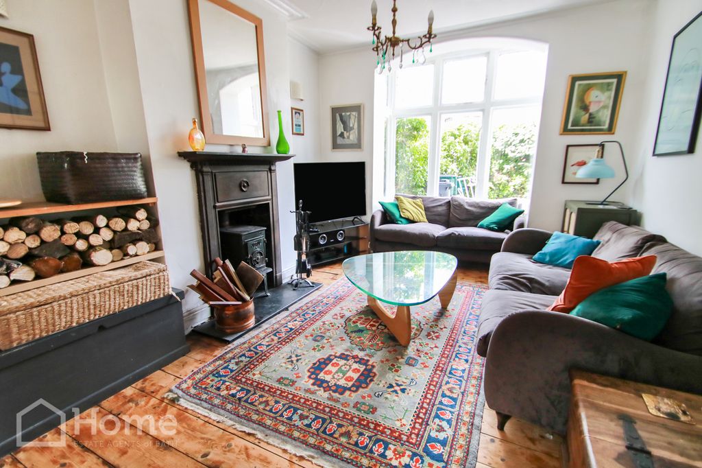 Property photo 2 of 26