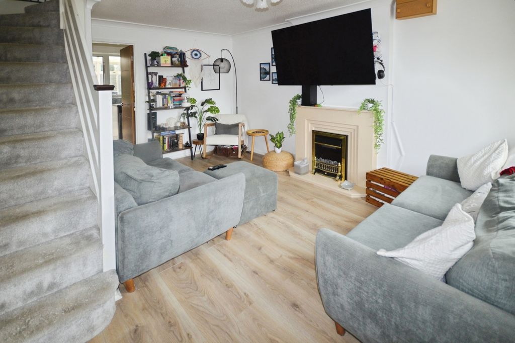 Property photo 3 of 14 Lounge