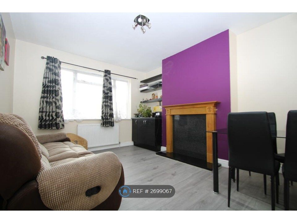 Property photo 1 of 9 Lounge/Dinning Room