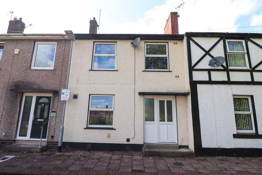 Property photo 1 of 15 External
