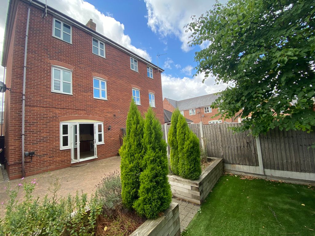 Property photo 2 of 14