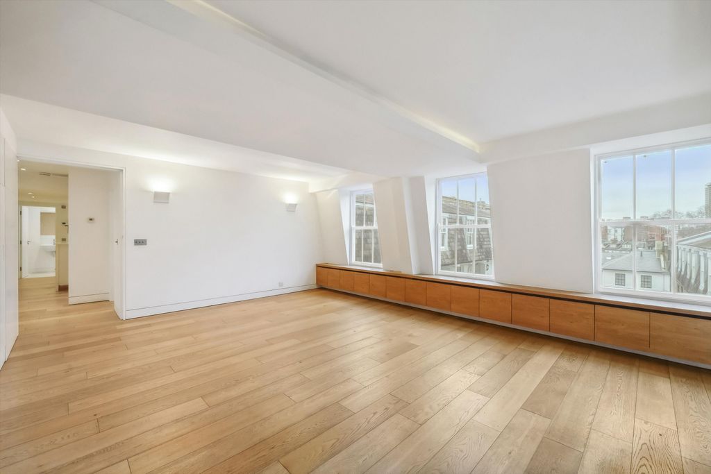 Property photo 2 of 17 Image