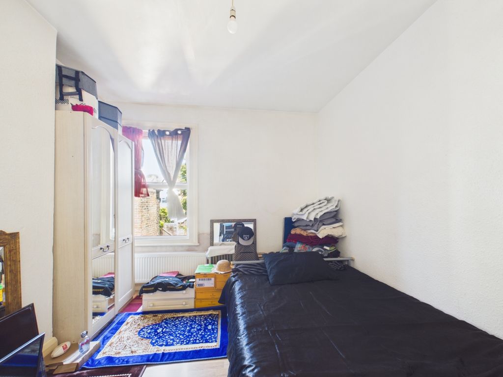 Property photo 3 of 10 Cam03750G0-Pr0107-Still007