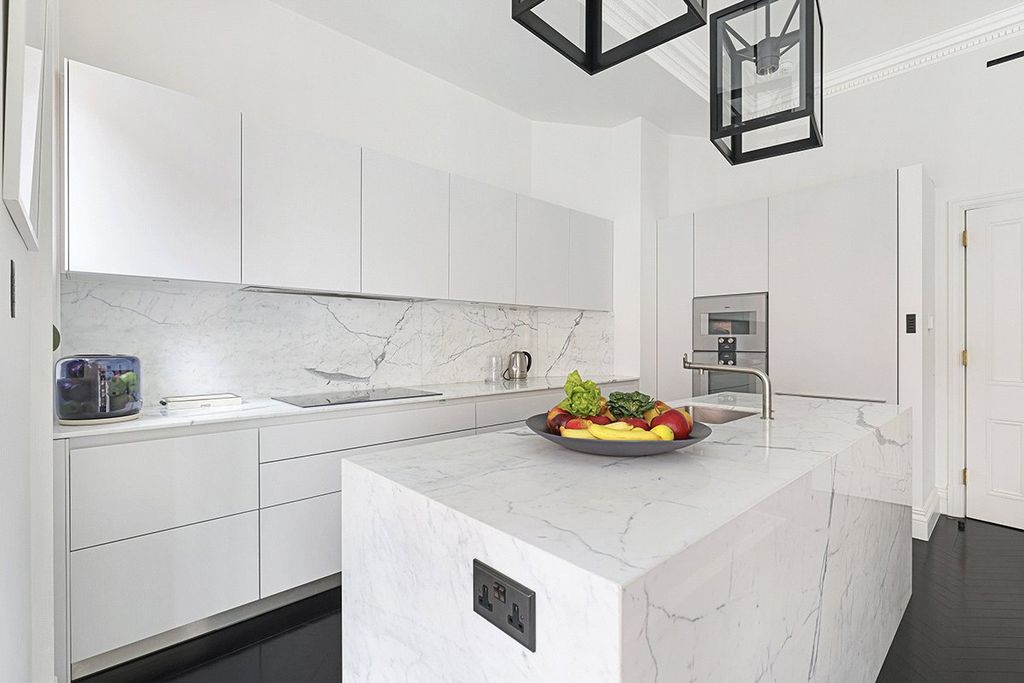 Property photo 3 of 27 Picture No. 05