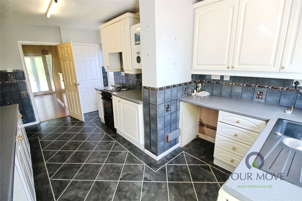 Property photo 2 of 17 Picture No. 11
