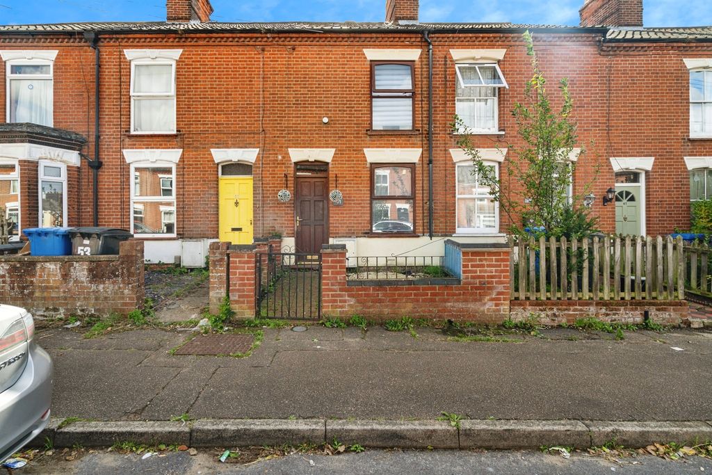 Property photo 1 of 17
