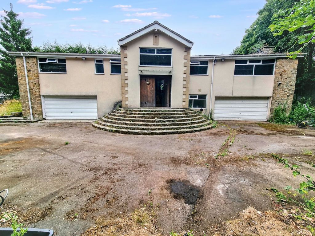 Property photo 1 of 8 Photo 7