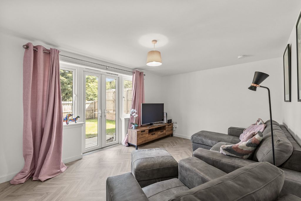 Property photo 2 of 34 5331838