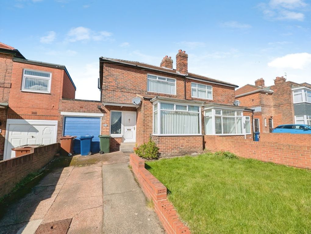 Property photo 1 of 9 Photo 8