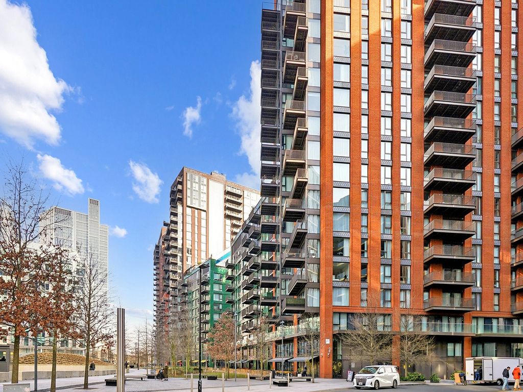 Property photo 3 of 9 London Square
