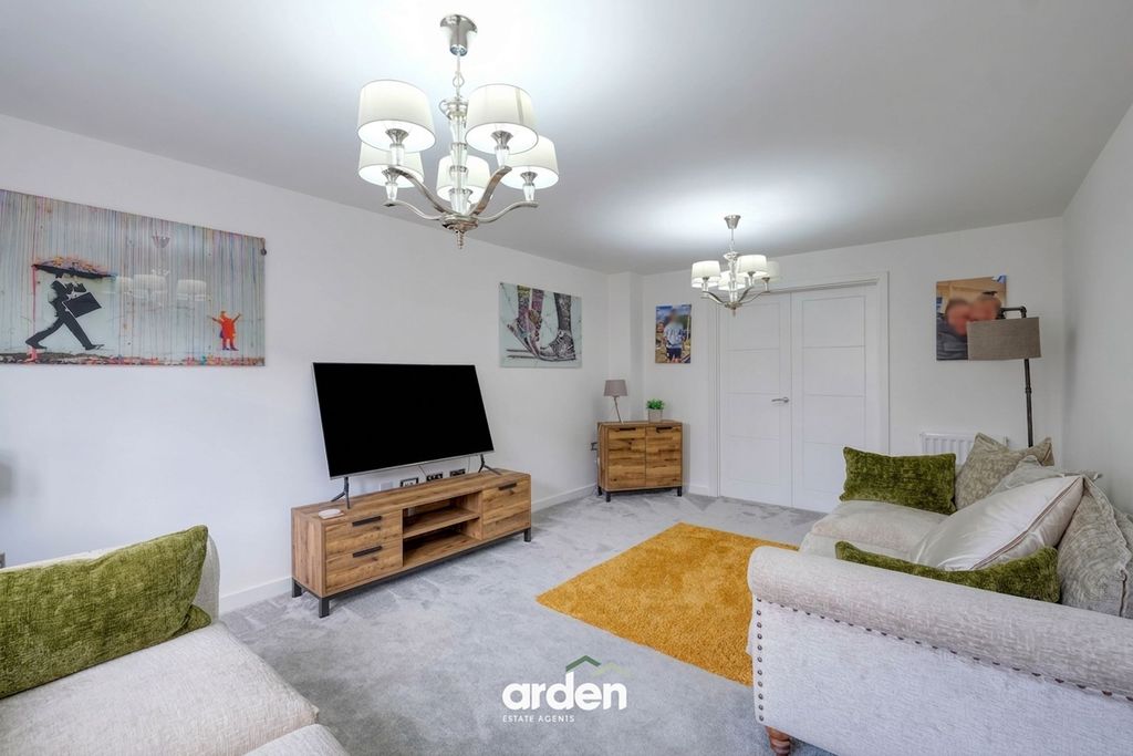 Property photo 2 of 32