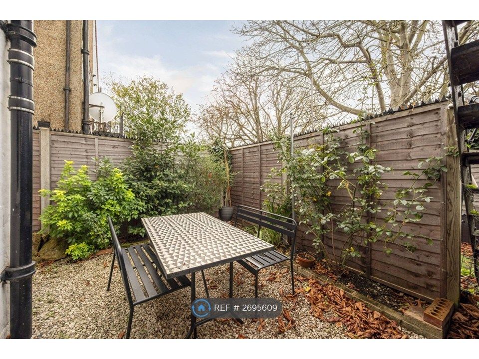 Property photo 3 of 13 Private Garden