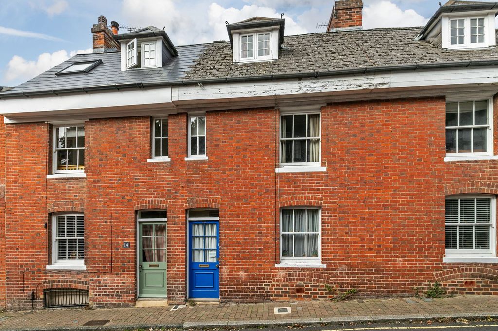 Property photo 1 of 12