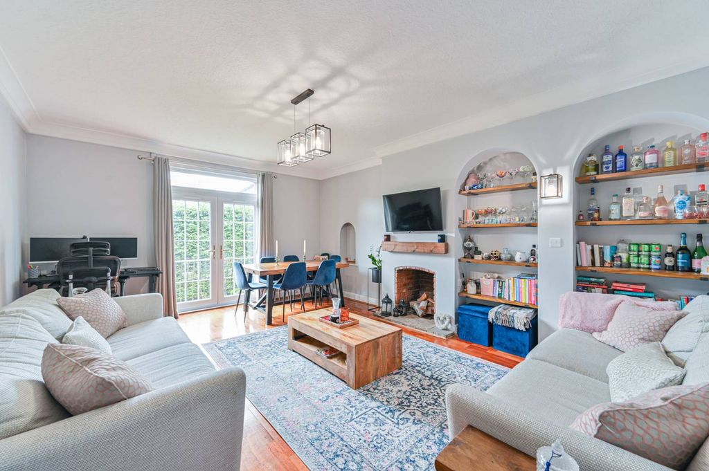 Property photo 3 of 17