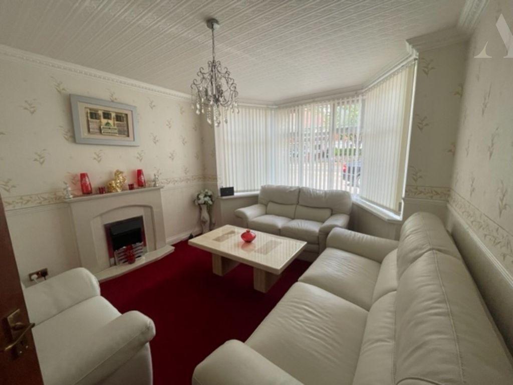 Property photo 2 of 16 208 Stetchford Road Reception 1