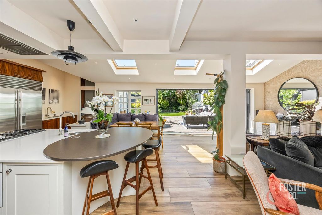 Property photo 2 of 35 Norfolk Road, 19-019.Jpg