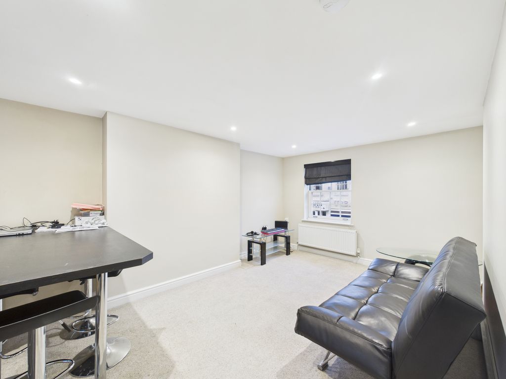 Property photo 3 of 7 Cam01354G0-Pr0645-Still001