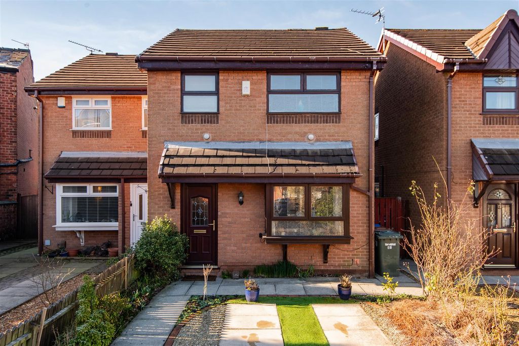 Property photo 1 of 13 Front External