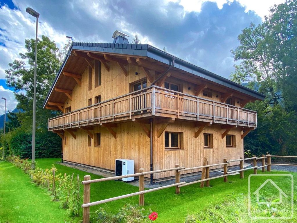 Property photo 2 of 40