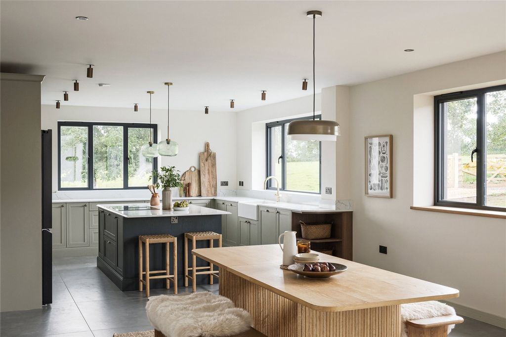 Property photo 2 of 15 Open Plan Living