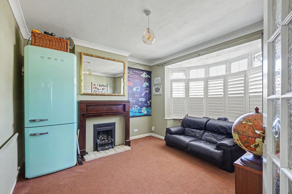 Property photo 3 of 34 Sitting Room