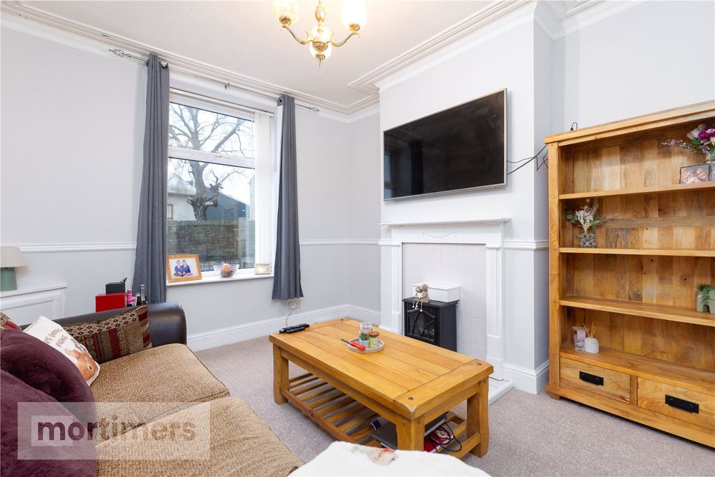 Property photo 3 of 19 Living Room