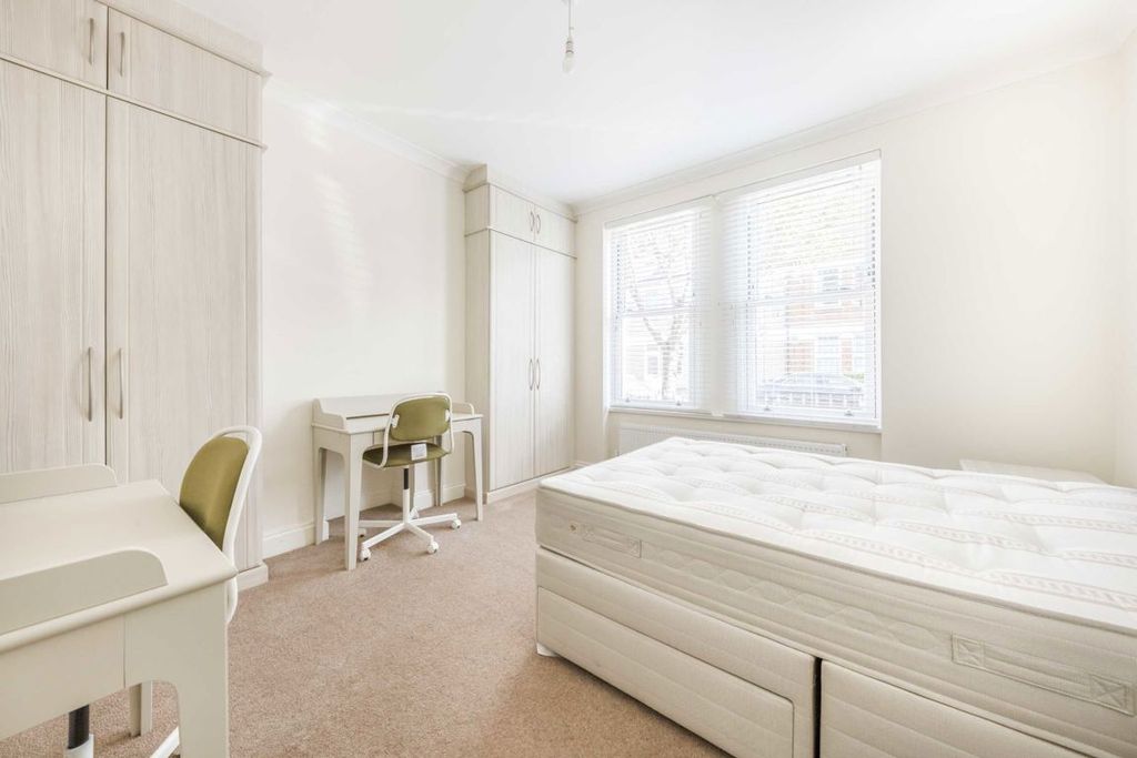 Property photo 3 of 7