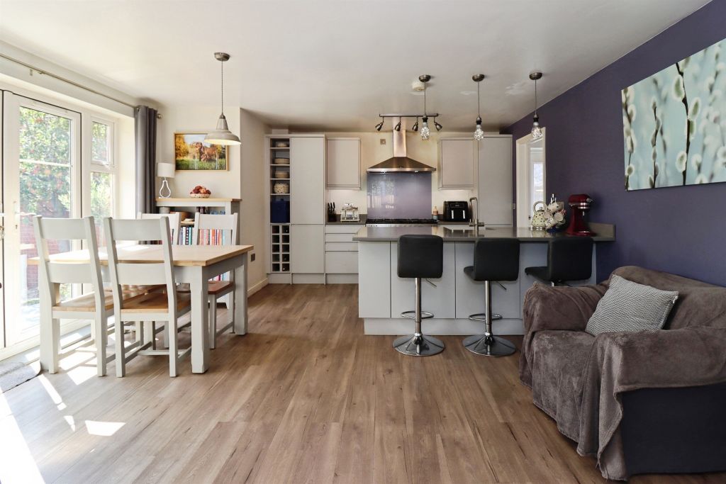 Property photo 3 of 25