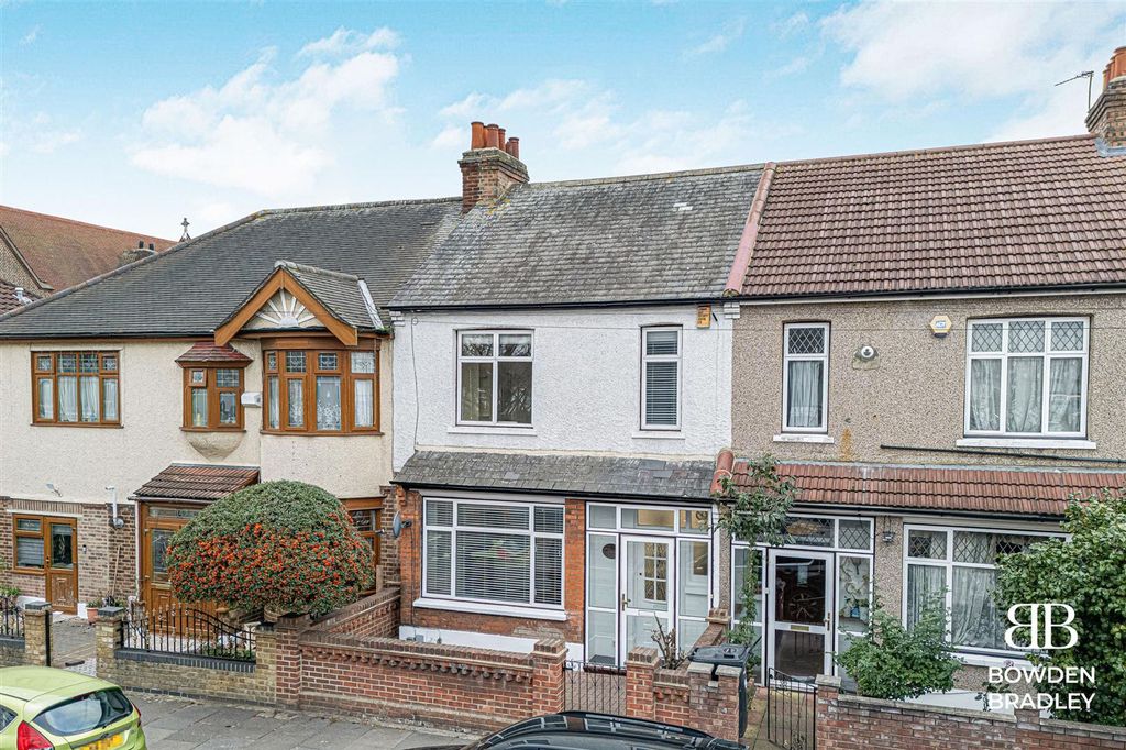 Property photo 1 of 17 Externals