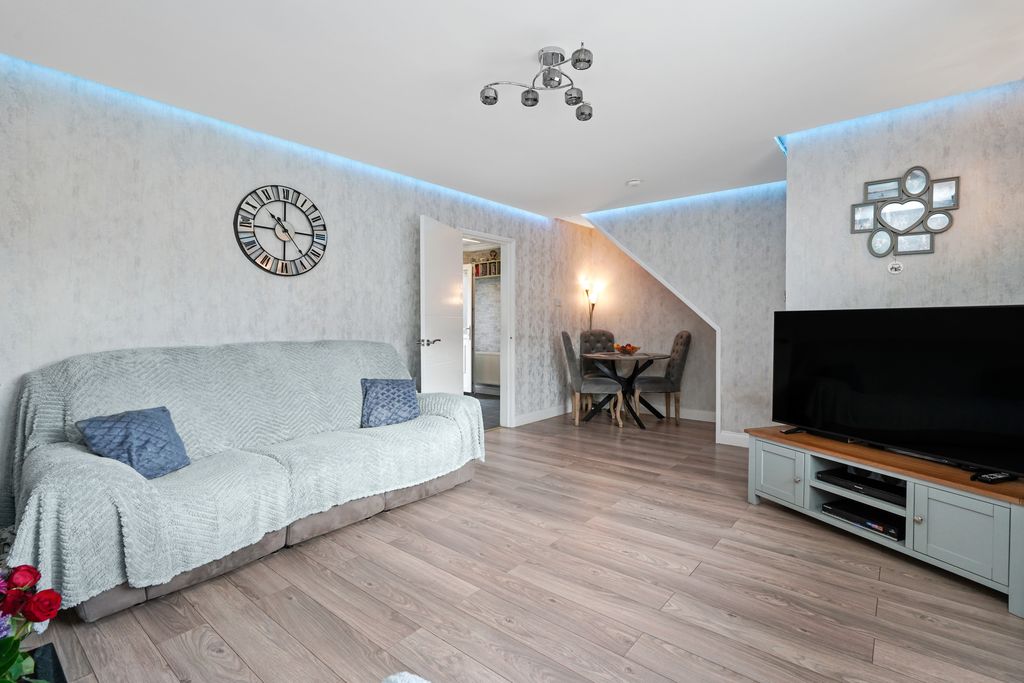 Property photo 3 of 17 Property Image 3