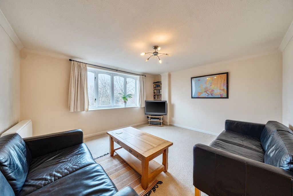 Property photo 2 of 9 Picture No. 15