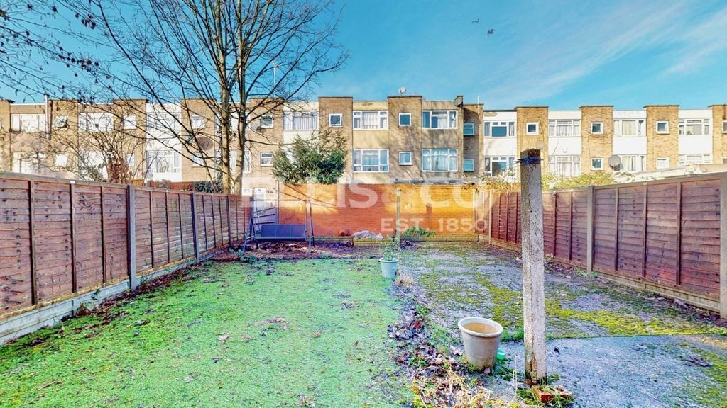 Property photo 3 of 22 Picture No. 12