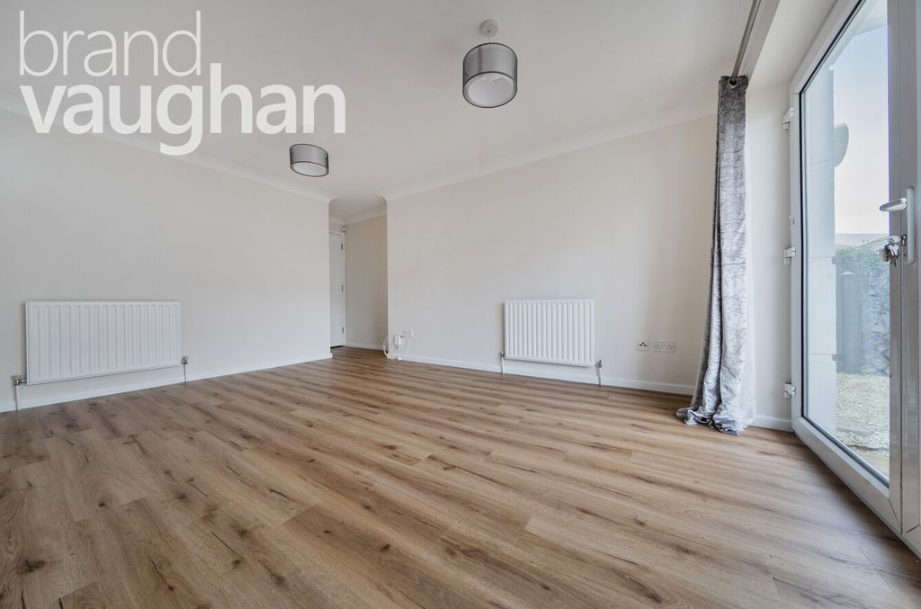 Property photo 3 of 11 A3339A38-Eaae-482...