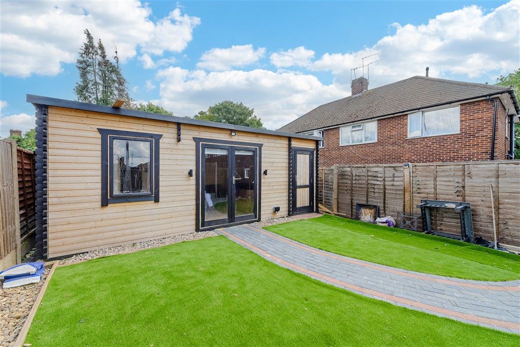 Property photo 1 of 9 Summer House