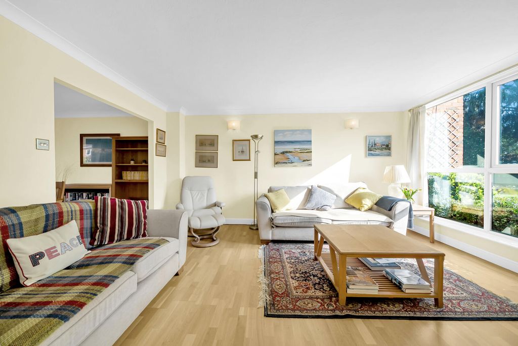 Property photo 3 of 20 Living Room