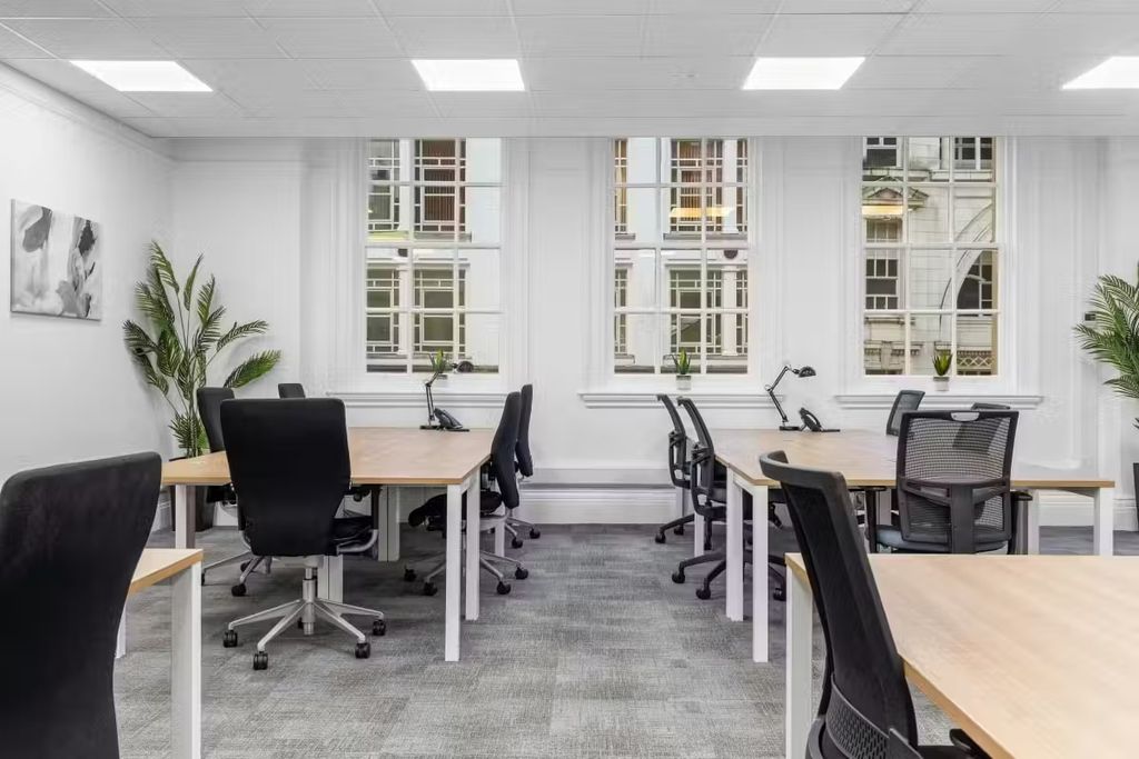 Property photo 3 of 12 Office