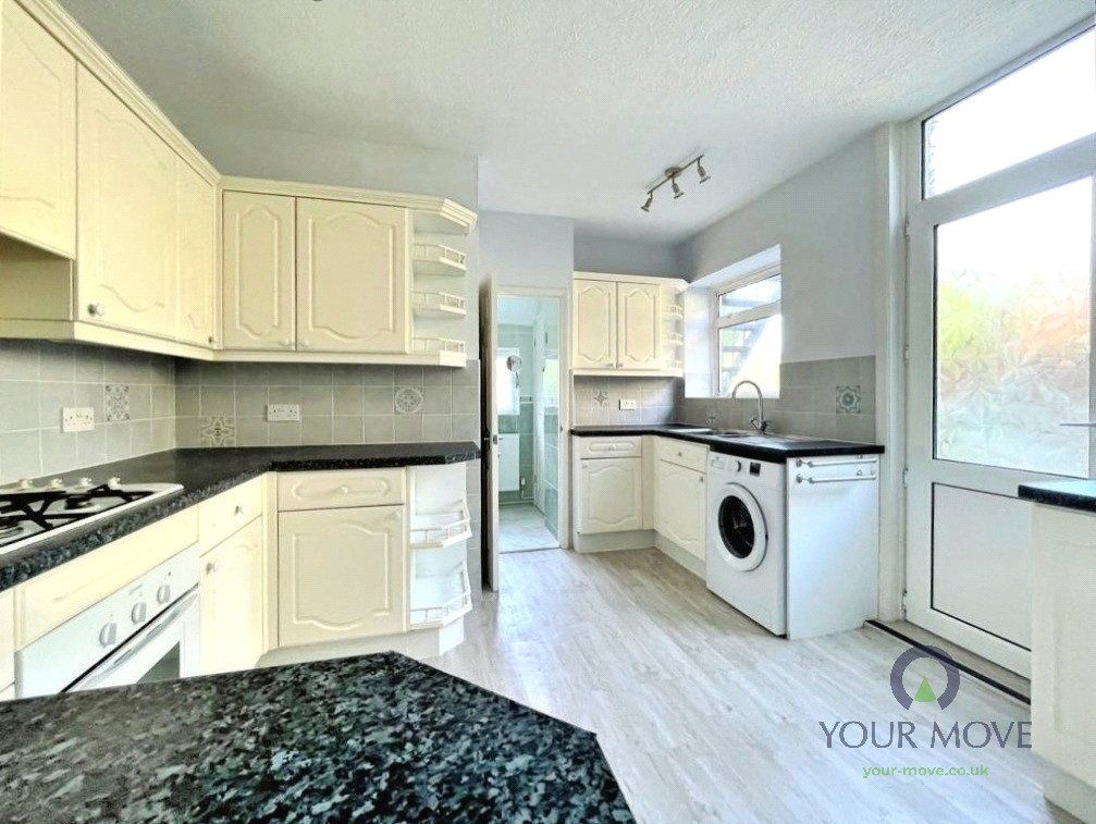 Property photo 2 of 6 Kitchen