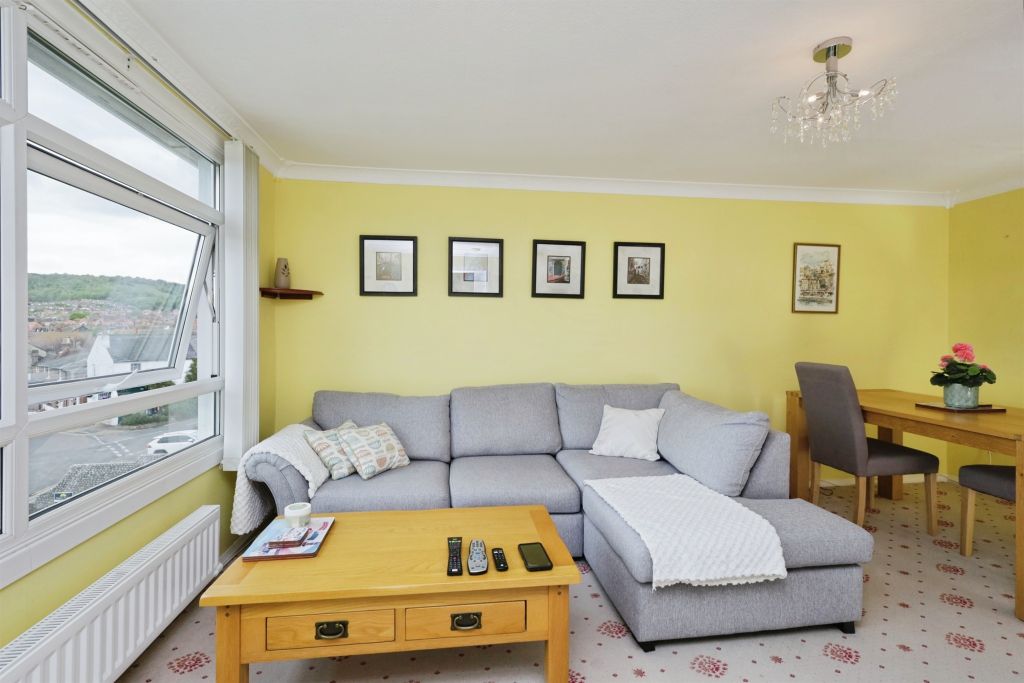 Property photo 3 of 13