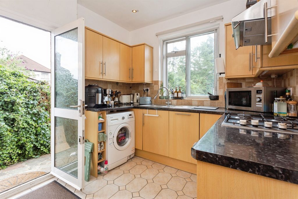 Property photo 3 of 12