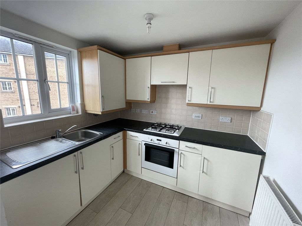 Property photo 2 of 9 Kitchen